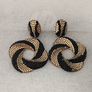 ❤️Vintage RICHARD KERR XL Gold Black Crystal Swirl Clip Earrings
